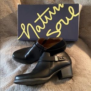 Natural soul black booties 💝